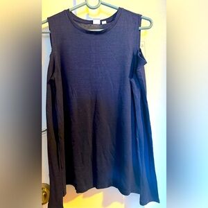 Gap Cold Shoulder Top. Size S
